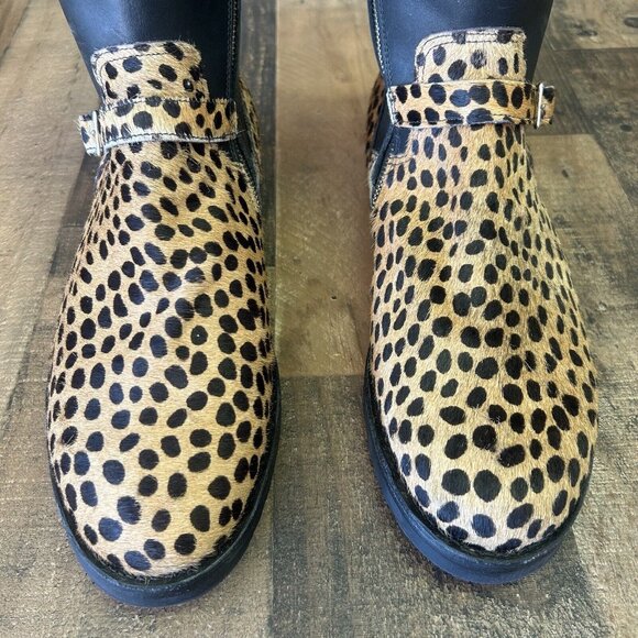 Classic Brown Ankle Boots with Timeless Design - Picture 7 of 12